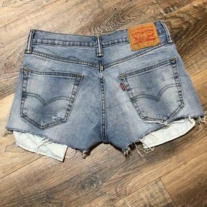 Levi’s Distressed Cutoff Shorts